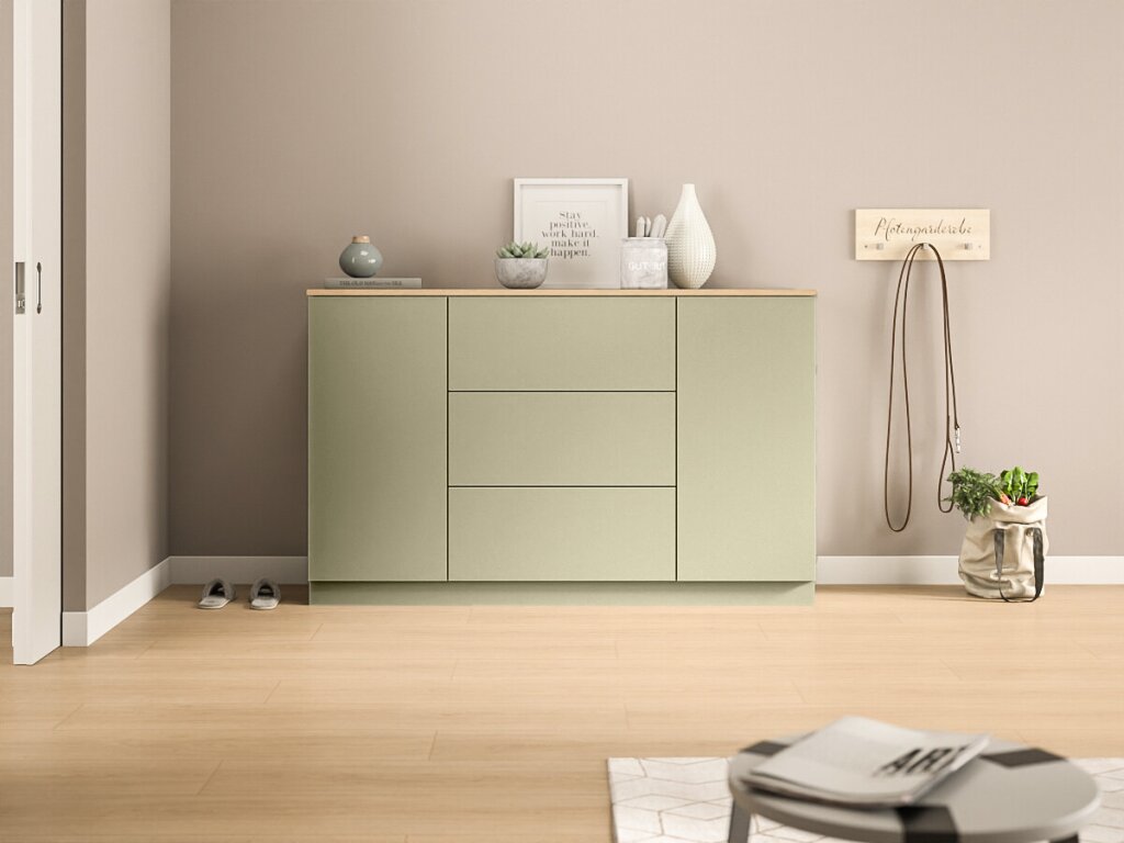 Ein Highboard in Salbeigrün.